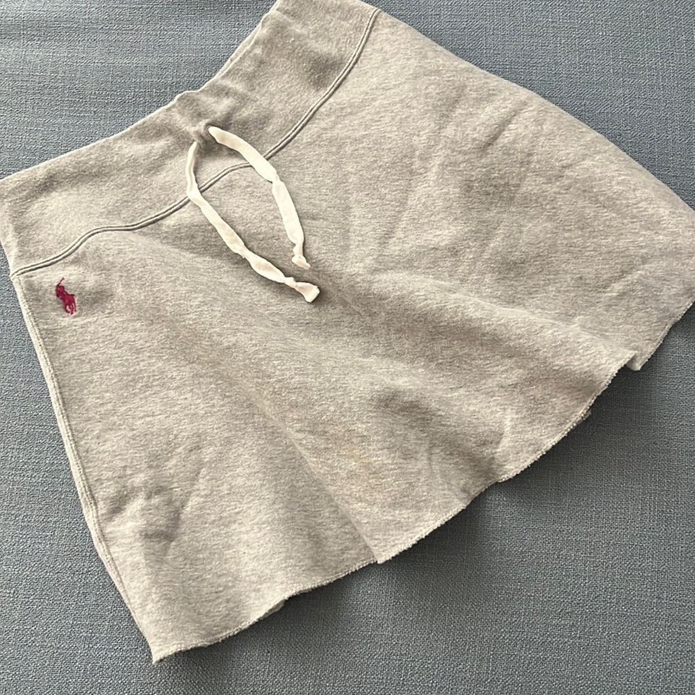 Gray Ralph Lauren polo sweatskirt. Size M.